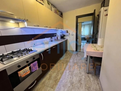 Apartament decomandat cu 4 camere, in cartierul Zorilor