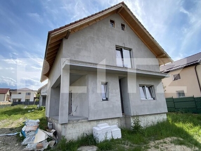 Casă individuală, 120 mp utili, 700 mp teren, în Chinteni