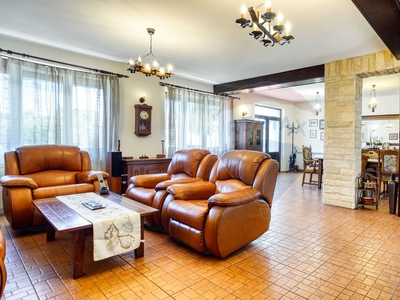 Casavila 7 camere vanzare in Brasov, Rasnov, Promenada