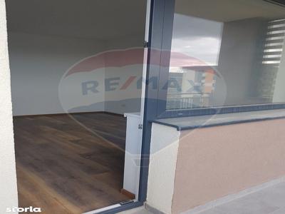 Apartament cu 2 camere de vânzare în zona Tractorul