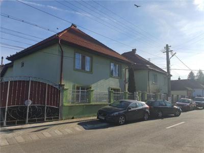 Casa singur in curte cu 700mp teren in orasul Avrig, 25km distanta de Sibiu