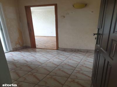 De vanzare apartament cu 2 camere zona Calea Galati