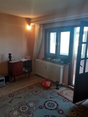 Apartament 2 camere - zona Dacia - Scoala 12 - 75.000 euro (Cod E6)