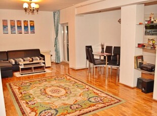 Apartament 4 camere, decomandat, in zona Fabric