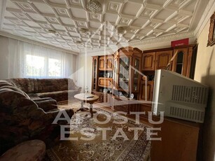 Apartament cu 3 camere, decomandat, etaj intermediar in zona Girocului