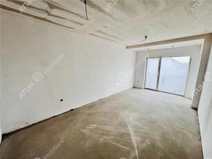 Apartament la cheie de vanzare cu 2 camere decomandate etaj 1 balcon loc parcare in Selimbar zona Doamna Stanca