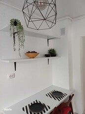 Apartament proaspat renovat , design scandinav , bloc cu lift, central