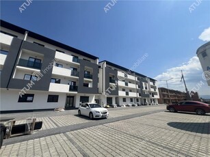 De vanzare in Selimbar apartament la cheie cu 2 camere decomandate balcon etaj 1 si loc parcare zona Doamna Stanca