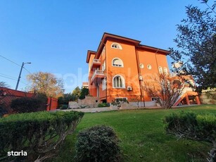 Vila impunatoare cu 7 camere | 836mp teren | 4 garaje