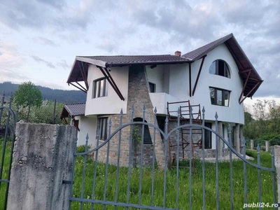 Casa partial finalizata, zona montana, proiect deosebit, Campulung Moldovenesc, pers fizica