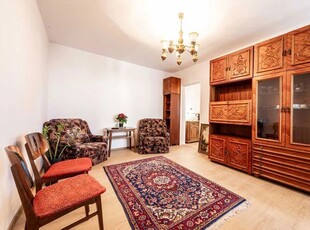 AP. 2 CAMERE, METROU 10 MIN, BUCATARIE INCHISA, PET-FRIENDLY, CURAT