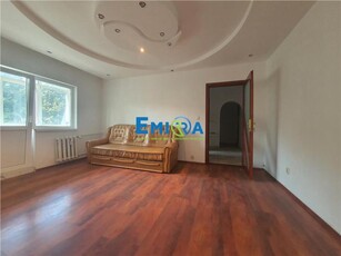 Apartament 2 camere semidecomandate etajul 2, str. Aeroportului Bacau