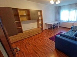 Apartament 2 camere, zona Tractorul