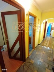 Apartament 3 camere decomandat - zona Narcisa