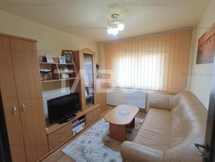 Apartament 4 camere 2 bai 77 mpu mobilat utilat pivnita etaj 3 Sebes