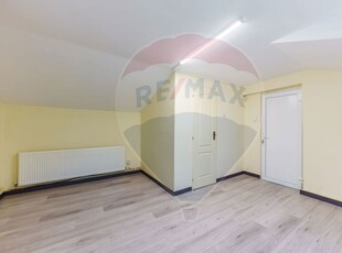 Apartament cu 5 camere de închiriat , pretabil pentru muncitori