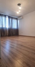 Apartament de 2 camere, 50 mp, decomandat, nemobilat, parcare, zona Cantemir