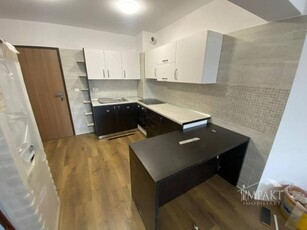 Apartament de inchiriat cu 2 camere decomandate, zona Viva City!