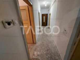 Apartament decomandat de vanzare 3 camere 78 mpu pivnita Trei Stejari