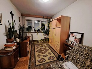 Apartament decomanat cu 4 camere si centrala proprie | Judetean