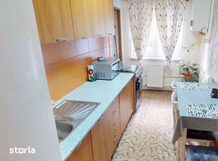 Apartament decomandat cu 3 camere, pivnita, etaj 3/10 - Vasile Aaron