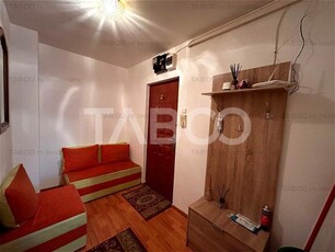 Apartament de vanzare 49 mpu bloc cu lift balcon in zona Rahovei