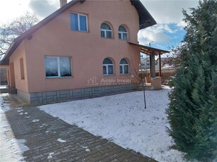 Casa 5 camere, Rasnov Brasov ( se accepta muncitori)