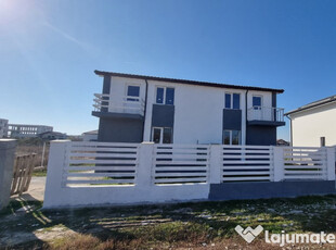 Casa duplex, 3 camere, 2 bai, teren 200 mp