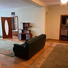 Inchiriez apartament cu 3 camere Barbu Vacarescu