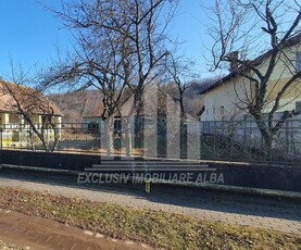 Teren cu constructie in Ciugud