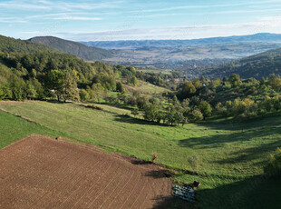 Teren intravilan de vânzare în Șuncuiuș panoramă formidabilă!