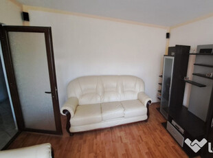 Vand apartament 3 camere decomandat