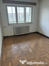 Vand apartament cu 3 camere