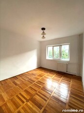 Vand apartament,decomandat,etajul 3,zona Aradului