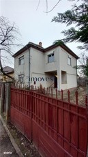 Apartament cu 3 camere , spatios , zona Lipovei