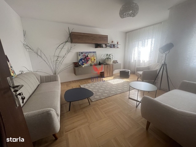 Apartament 3 camere 1 Mai M-uri zona Ciuperca