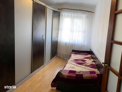 Apartament 3 camere decomandat zona Vasile Aaron