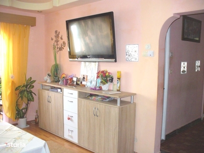 Apartament 3 camere in Vasile Aaron