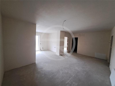 Apartament cu 2 camere, 55 mp utili, situat la 10 minute de centrul orasului!