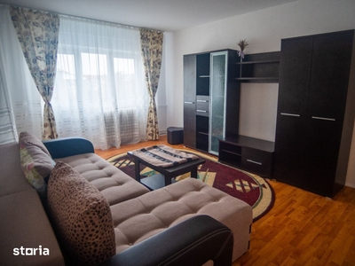 Apartament de 3 camere, decomandat, zona Aradului