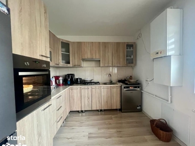 Apartament generos, str. Crangului