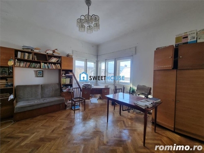 Apartament in casa zona centrala