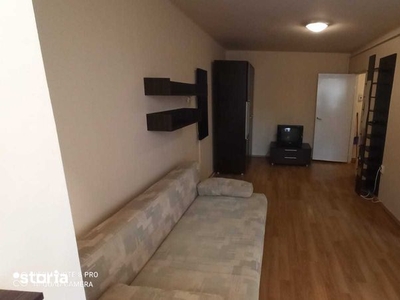 Vând apartament cu cu 2 camere ,etaj 3