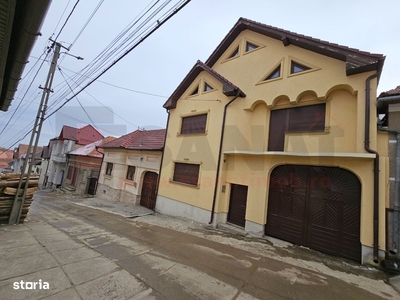 Vila S+P+E+P + Garaj + Casa de vara, Poiana Sibiului, Garaj |VIDEO