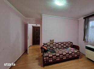 Ultracentral - Apartament cu 7 camere situat la etaj 1 , vedere bilate