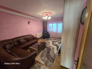 Apartament cu 2 camere, Etaj Intermediar, Zamca,