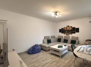 Apartament cu 3 camere si curte 40 mp la etajul 1, in Giroc