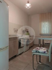 De vânzare apartament cu 2 camere si 2 balcoane etaj 1 zona Dorobanților amenajat