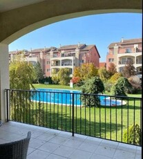 Inchiriere apartament 3 camere cu acces la piscina