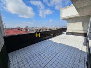 Penthouse pisicina 7 min metrou Popesti Leordeni